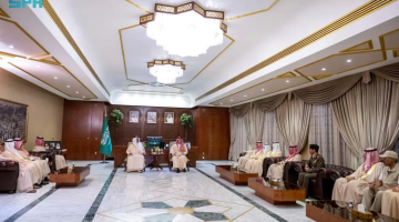 وزير الداخلية يلتقي نائب أمير منطقة #مكة_المكرمة وأعضاء اللجنة الدائمة للحج والعمرة بإمارة المنطقة