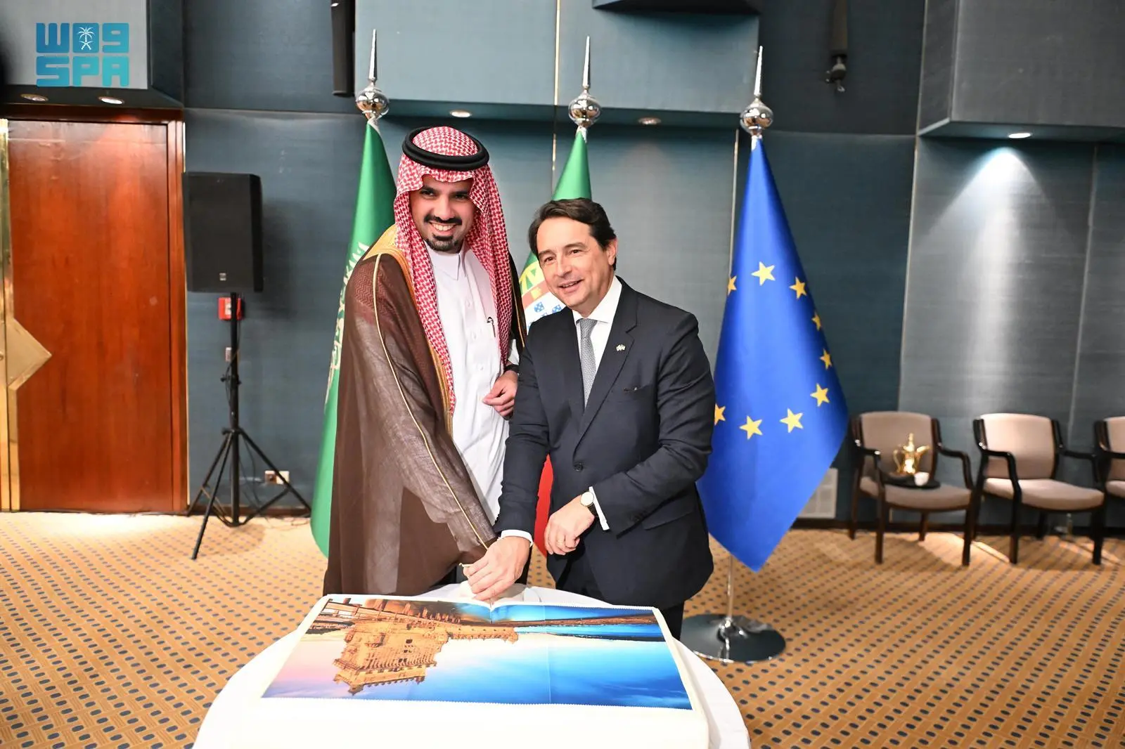 نيابة عن أمير الرياض.. أمين المنطقة يحضر حفل سفارة البرتغال بمناسبة اليوم الوطني