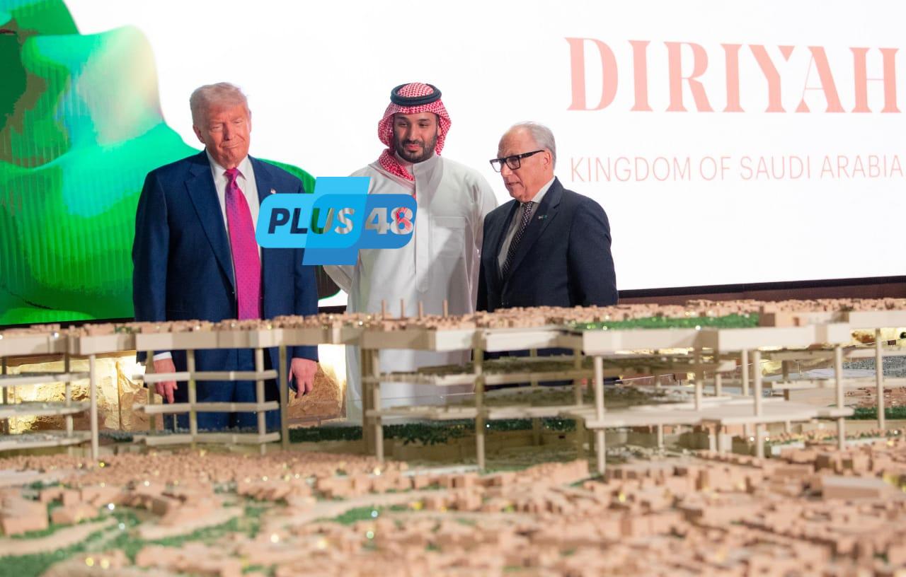 سمو #ولي_العهد يصطحب الرئيس الأمريكي دونالد #ترمب في جولة بحي الطريف التاريخي في #الدرعية