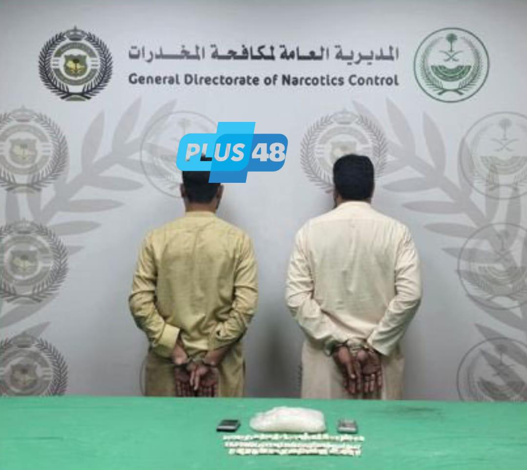 #عاجل | القبض على مقيمين بمحافظة #جدة لترويجهم (1.6) كيلو جرام من مادة (الشبو) المخدر