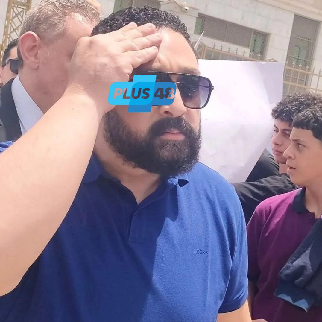 عمرو الدجوي يحضر جنازة شقيقه بدون تقبل العزاء .. ماذا وراء تصريحه حول الواقعة؟