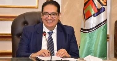 رئيس جامعة القاهرة يتفقد لجان الامتحانات بعدة كليات ويطمئن على انتظام سيرها