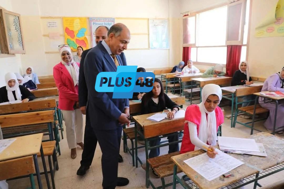 امتحانات الشهادة الإعدادية 2025.. نقل طالب ومراقب بالمنيا إلى المستشفى لإصابتهما بإعياء شديد