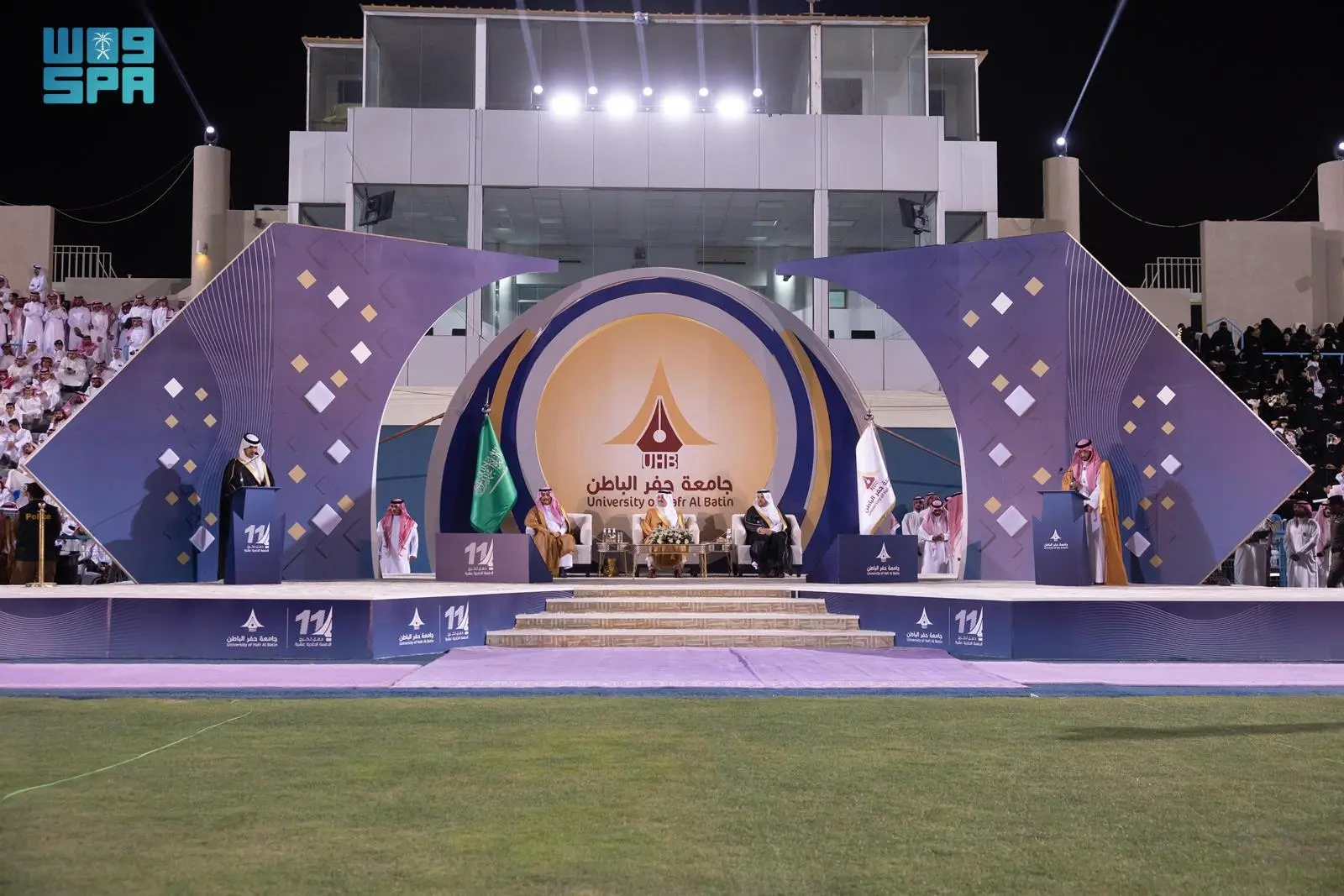 أمير المنطقة الشرقية يرعى حفل تخريج 4966 طالبًا وطالبة في جامعة حفر الباطن