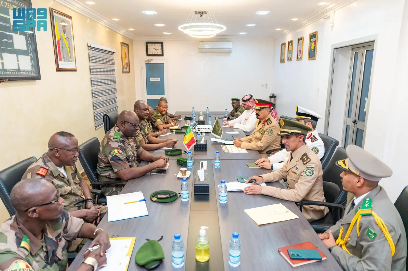 الأمين العام للتحالف الإسلامي يلتقي رئيس الأركان العامة للجيوش بجمهورية مالي