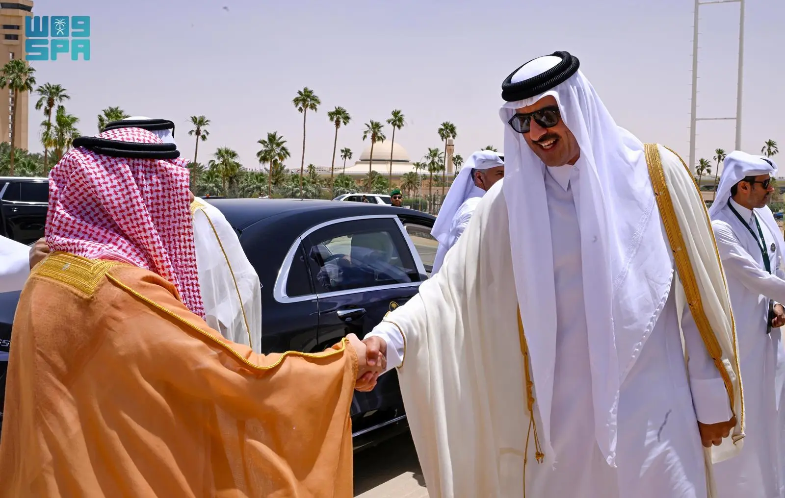أمير #قطر يغادر #الرياض بعد مشاركته في #القمة_الخليجية_الأمريكية