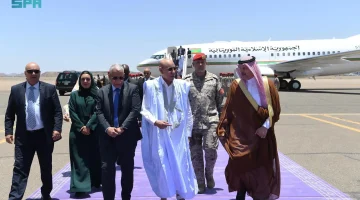 الرئيس الموريتاني يصل #المدينة_المنورة لزيارة #المسجد_النبوي
