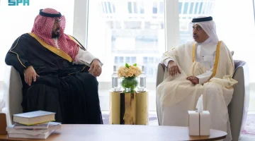 وزير الاقتصاد والتخطيط يناقش مع وزير المالية القطري تعزيز التعاون الاقتصادي
