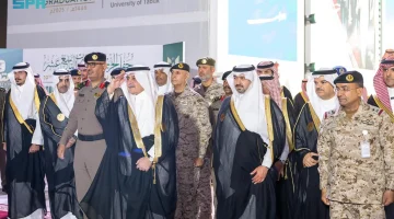 أمير منطقة تبوك يرعى حفل تخريج الدفعة الـ 19 من طلاب وطالبات جامعة تبوك