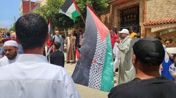 وقفات تنادي بوقف تجويع شعب غزة