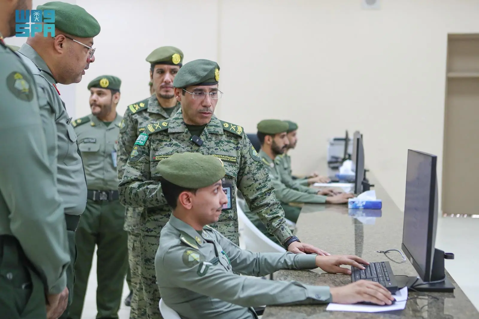 المربع يتفقد لجنة تصاريح دخول #العاصمة_المقدسة