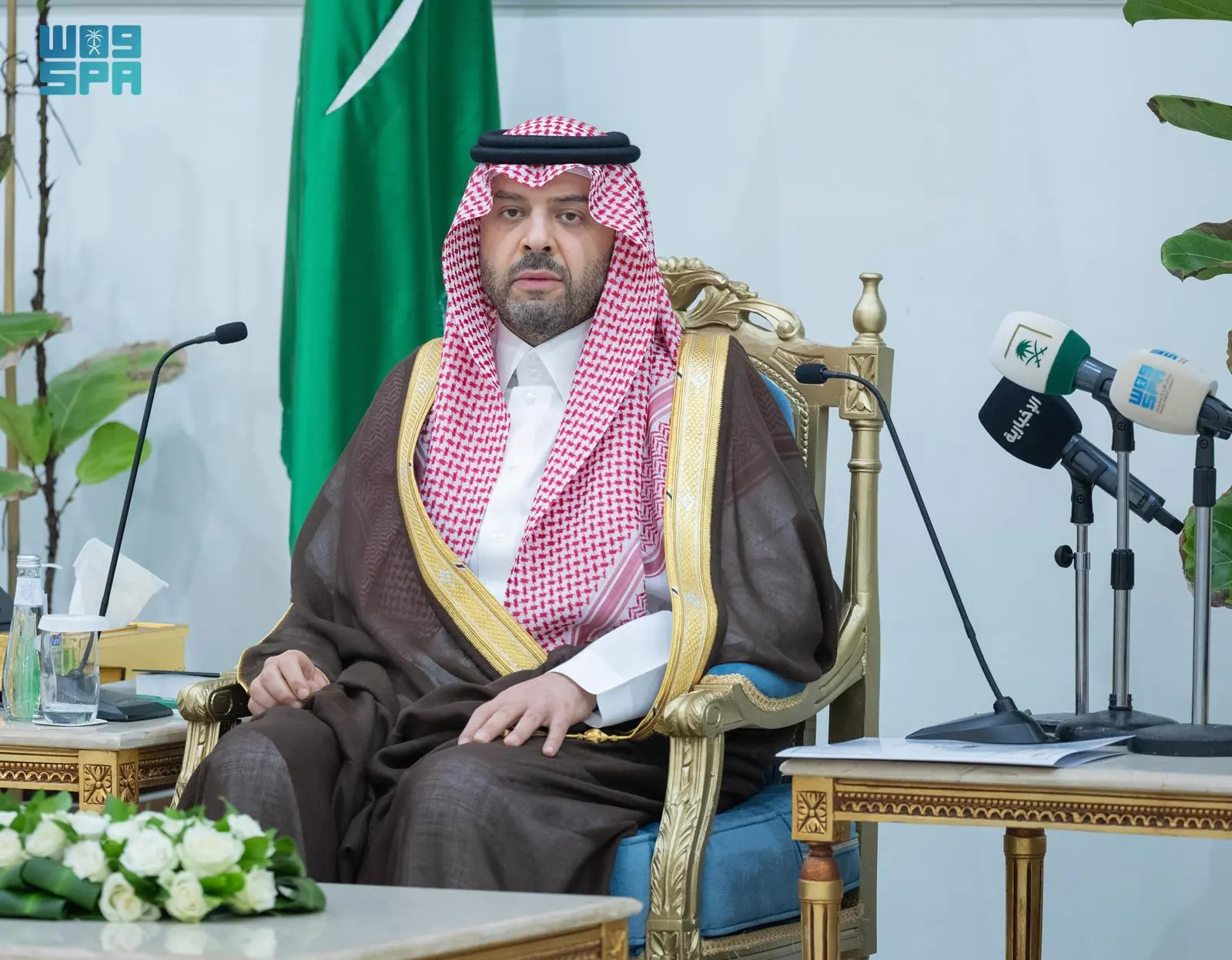 أمير الحدود الشمالية يطّلع على الجهود المقدمة لضيوف الرحمن في منفذ جديدة #عرعر