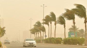 حتى الـ 8 مساءً .. تنبيه من رياح نشطة وأتربة مثارة على #نجران