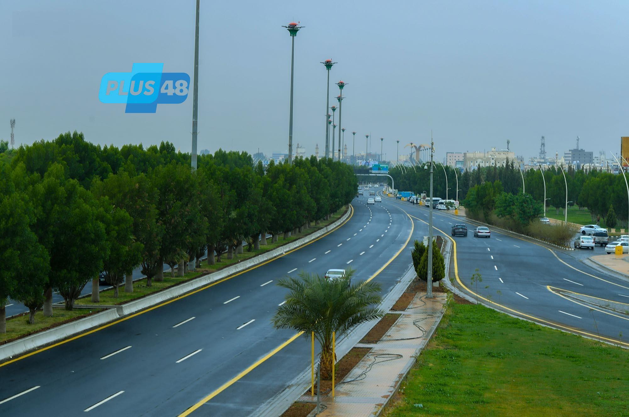 حالة الطقس في السعودية أمطار رعدية ورياح نشطة تضرب عدة مناطق وانباء عن تعليق الدراسة الحضورية