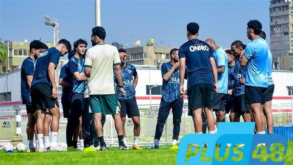أيمن الرمادى يعقد جلسة مع لاعبى الزمالك قبل انطلاق المران