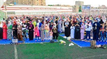 حكم وقوف الرجال بجوار النساء فى صلاة العيد.. الأوقاف توضح