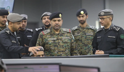 اللواء “العنزي” يزور مركز العمليات الأمنية الموحدة (911) في #مكة_المكرمة