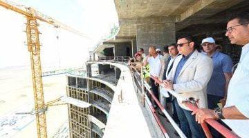 وزير الإسكان يتفقد مشروعات مدينة العلمين الجديدة لمتابعة نسب التنفيذ