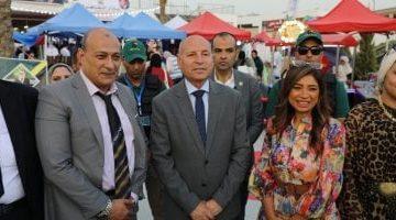 بتخفيضات كبيرة.. محافظ القاهرة يفتتح معرض “أهلاً بالعيد” للسلع والملابس