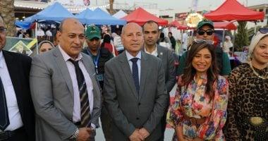 بتخفيضات كبيرة.. محافظ القاهرة يفتتح معرض “أهلاً بالعيد” للسلع والملابس