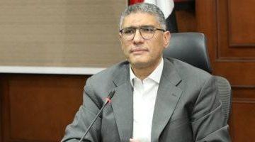 محافظ الجيزة: زيادة أعداد الأطباء النوبتجيات فى الأقسام الحرجة استعدادا للعيد