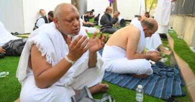 حجاج الجمعيات الأهلية يتوجهون إلى مزدلفة مع غروب شمس عرفة