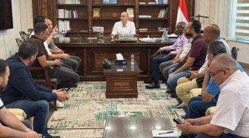 رئيس جهاز القاهرة الجديدة يلتقي سكان “بيت الوطن” و “دار مصر”