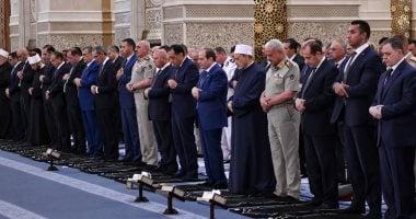 الرئيس السيسي يؤدي صلاة عيد الأضحى بمسجد مصر بالعاصمة الإدارية