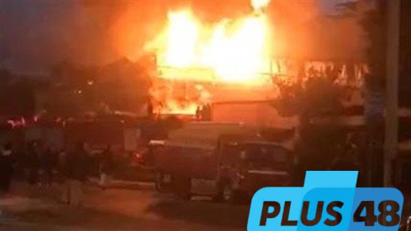 4 سيارات إطفاء للسيطرة.. اندلاع حريق هائل بمصانع الكتان في الغربية