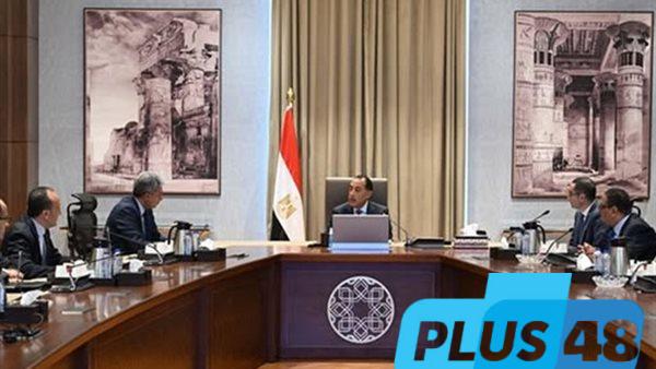 توفير إنترنت مجاني وجراجات وباصات كهربية ضمن تطوير منظومة زيارة الأهرامات