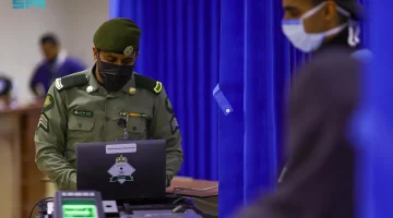 “الجوازات” تتحقق من هوية التائهين والمنوَّمين بالخدمات الإلكترونية المتنقلة