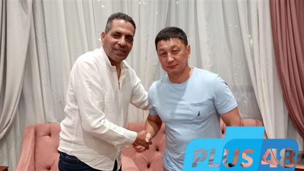 وصول المدير الفني لمنتخب مصر للمصارعة الحرة