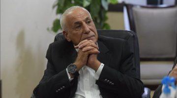 رغم الظروف الصحية.. حسين لبيب يقدم العزاء في والدة «الجنايني»