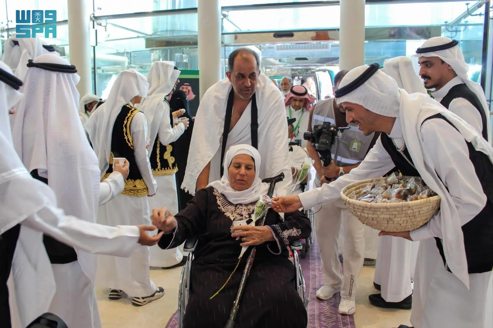 استقبال أولى طلائع ضيوف برنامج خادم الحرمين الشريفين من ذوي الشهداء والأسرى والجرحى الفلسطينيين