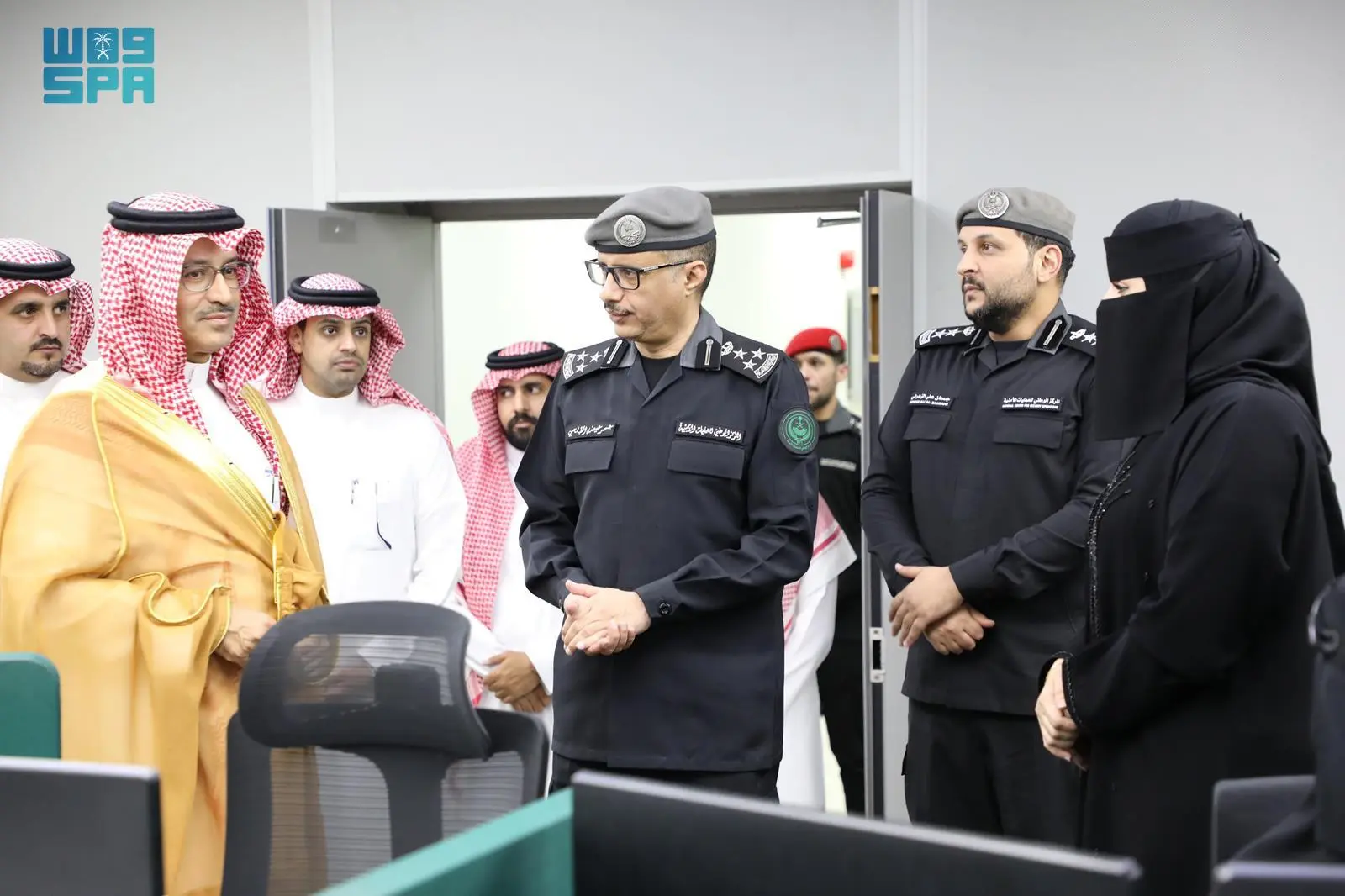 محافظ الهيئة العليا للأمن الصناعي يزور مركز العمليات الأمنية الموحدة (911) بمنطقة #مكة_المكرمة