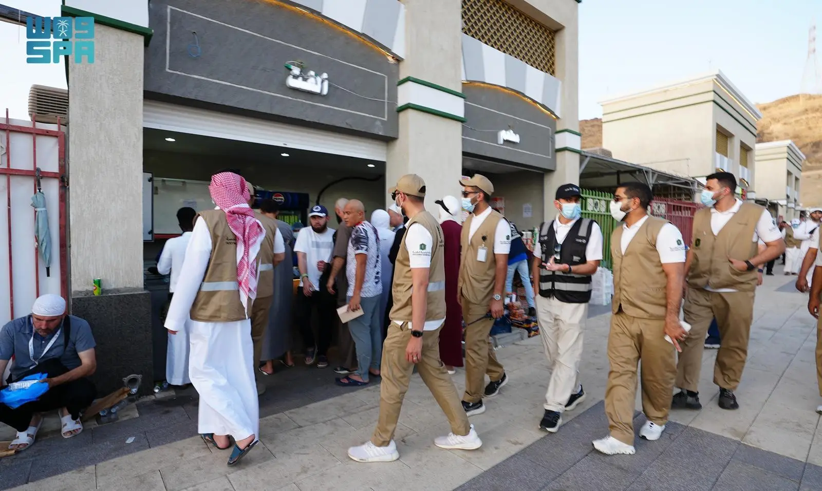 للرقابة على المنشآت التجارية بـ #مشعر_منى .. أمانة #العاصمة_المقدسة تنفذ مبادرة “وطهّر بيتي”