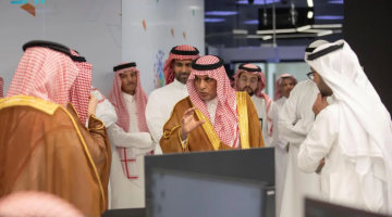 رئيس “سدايا” يقف على سير عمل مركز عمليات مكة الذكية لخدمة ضيوف الرحمن