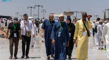 ضيوف برنامج #خادم_الحرمين_الشريفين للحج يزورون جبل أحد ومسجد قباء
