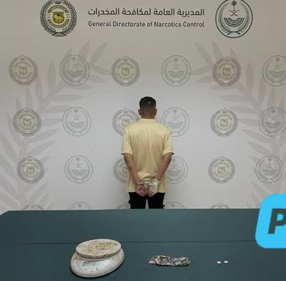 القبض على مواطن في #الجوف لترويجه مادتي الحشيش والإمفيتامين المخدرتين #عاجل