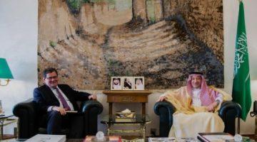 نائب وزير الخارجية يبحث مع #السفير_البريطاني العلاقات الثنائية والمستجدات الدولية