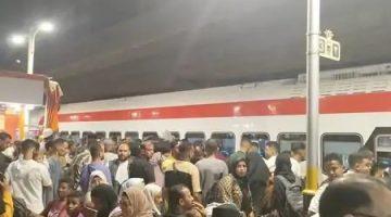 «اشتريت التذكرة وقعدت على الأرض».. ركاب قطارات الصعيد يروون لـ«الحرية» معاناتهم في عيد الأضحى