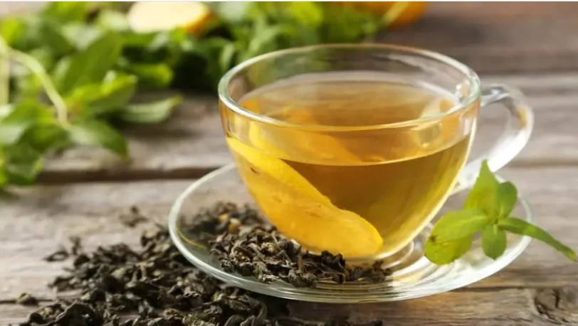 الشاي الأخضر والليمون.. مزيج يحمي القلب ويعزز صحة الدماغ