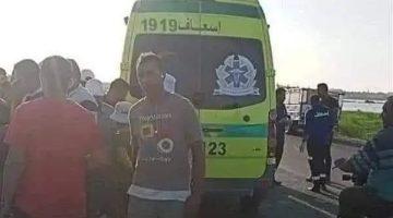 حزن وبكاء فى تشيع جثمان عامل سقط عليه جدار منزل أثناء عمله بالمنيا