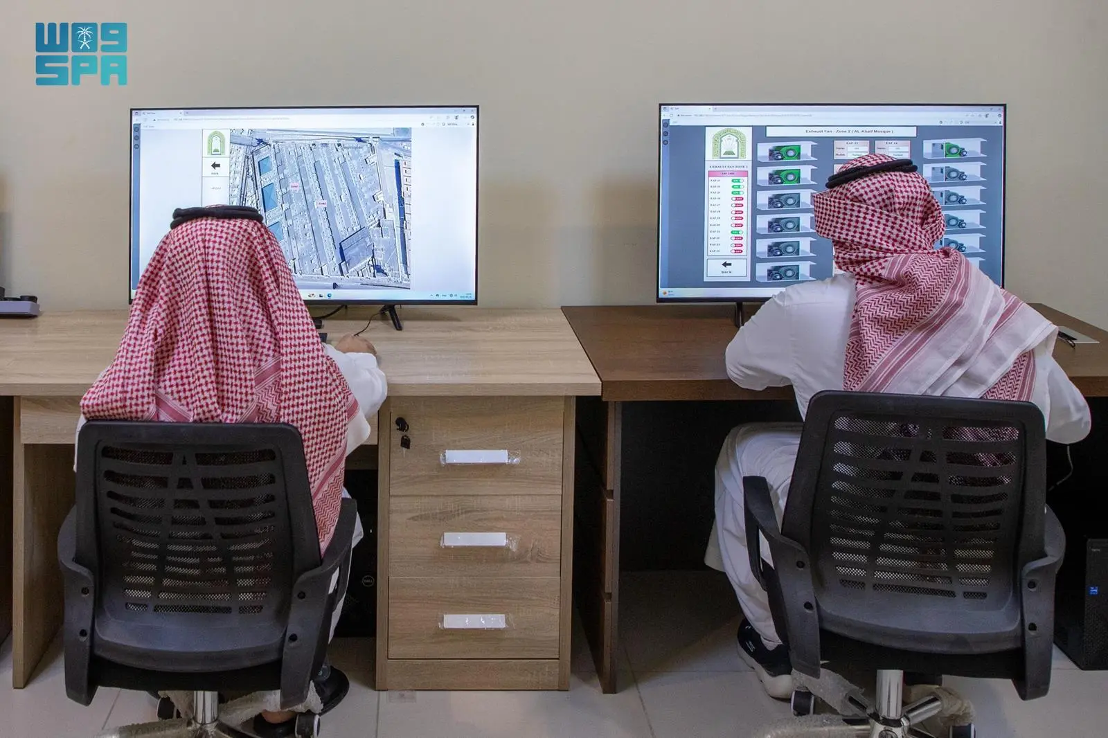 “الشؤون الإسلامية” تجهز غرفة تحكم مركزية لتشغيل أنظمة التكييف والتهوية في مسجدي الخيف ونمرة