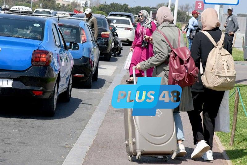 إقبال المغاربة على “كوفواتيراج العيد” يحرج منظومة النقل العمومي