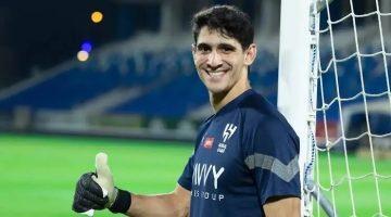 ياسين بونو يكشف عن تشكيله المثالي لأفضل لاعبي القارة الإفريقية.. صلاح في الهجوم وميندي الحارس المفضل
